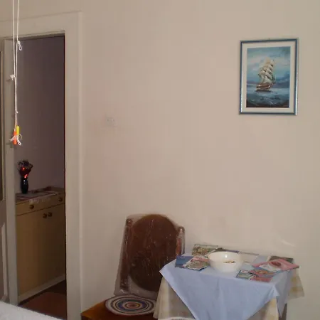 ゲストハウス Old Port 3*