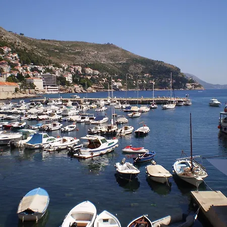 ゲストハウス Old Port 3*