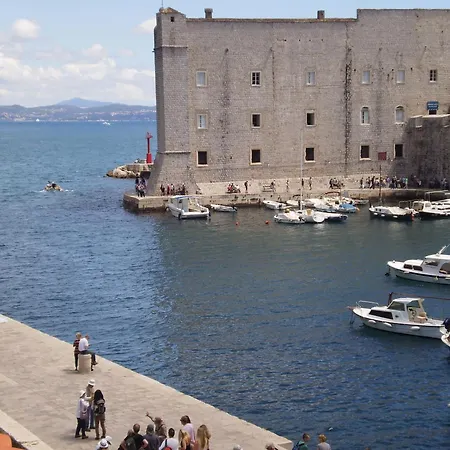 Guest house Old Port 3*