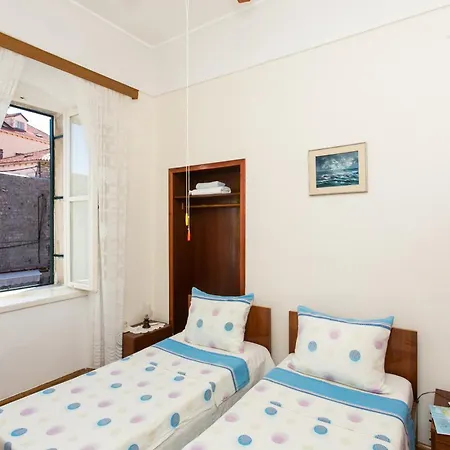 Old Port 3* ドゥブロブニク