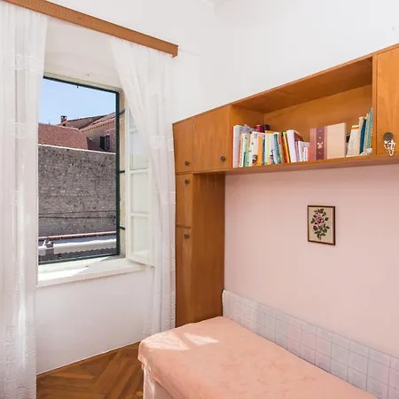 Old Port ゲストハウス