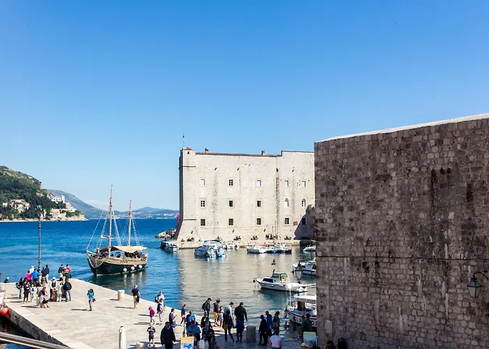Old Port 3* 두브로브니크