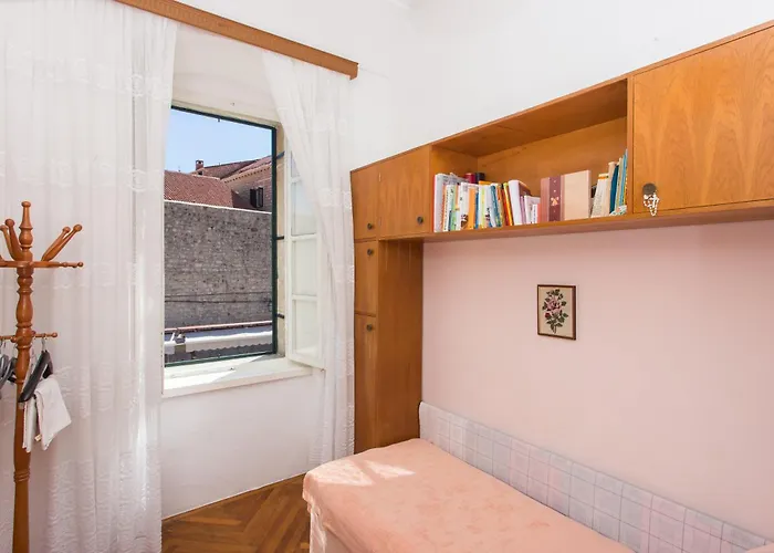 Old Port 게스트하우스